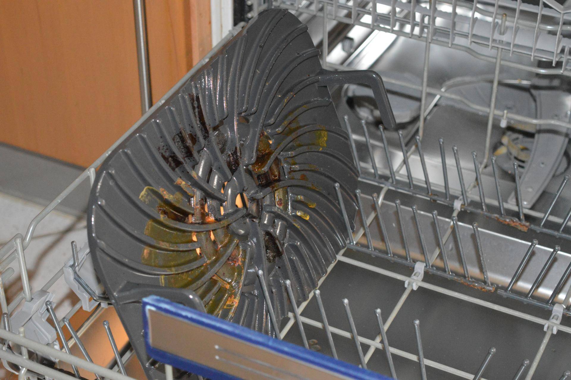 Ninja Foodi MAX Grill und Heissluftfritteuse in der Spuelmaschine